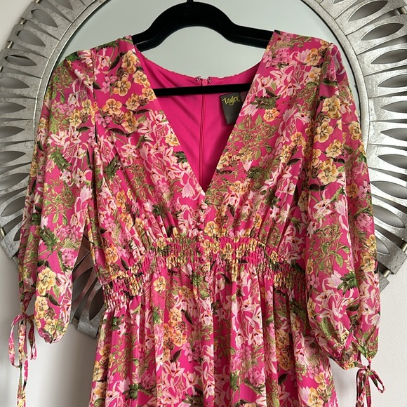 Taylor Floral Dress - Picture 2 of 4